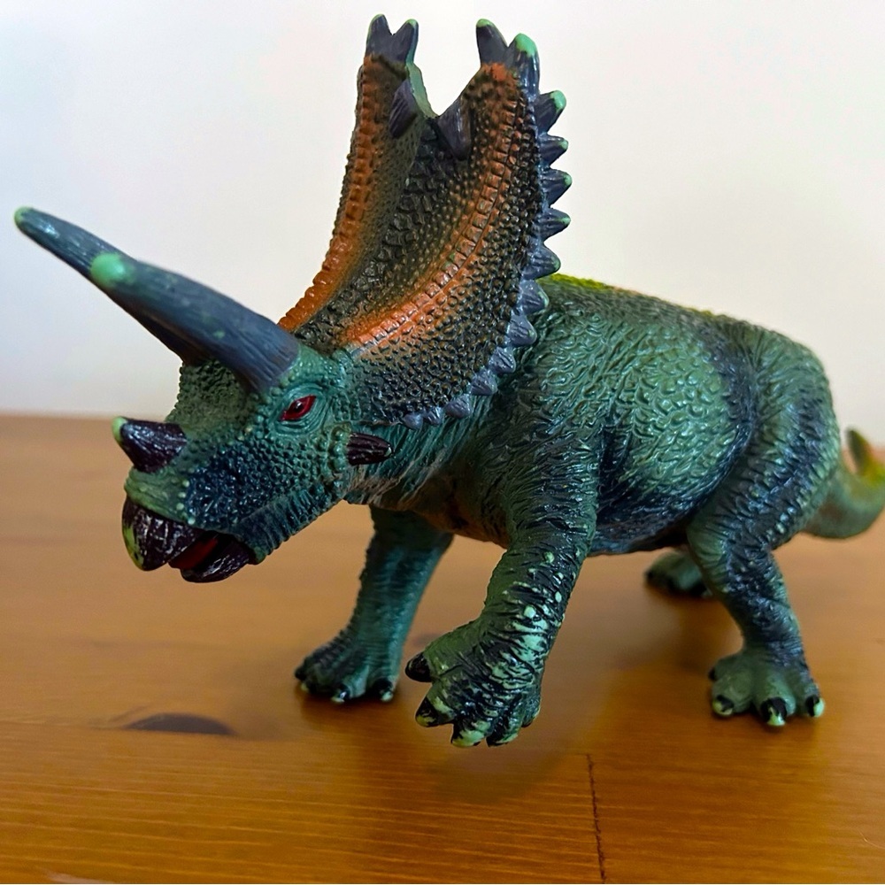 Vintage 90s  Large Triceratops Dinosaur Figure 9”